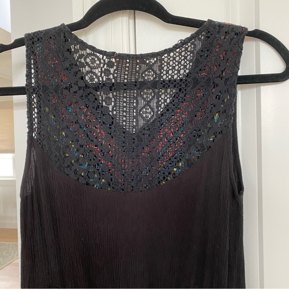 Skies are Blue Maebelle Embroidered black dress. Size Small. - Picture 5 of 10